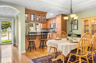 19 Classic Ct, North Kingstown, RI 02852 - Photo 7