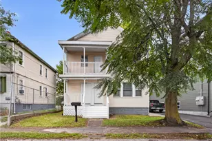 28 Pumgansett St, Providence, RI 02908 - Photo 3