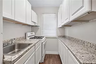 28 Pumgansett St, Providence, RI 02908 - Photo 41