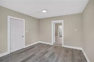 28 Pumgansett St, Providence, RI 02908 - Photo 11