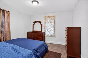 28 Pumgansett St, Providence, RI 02908 - Photo 35