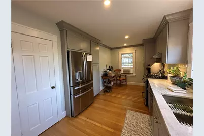 58 Eustis Avenue, Newport, RI 02840 - Photo 5