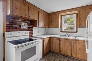 53 Fairgreen Dr, West Warwick, RI 02893 - Photo 9