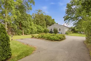 590 Turner Rd, Middletown, RI 02842 - Photo 5