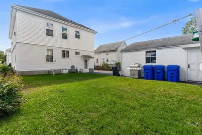 208 Suffolk Avenue, Pawtucket, RI 02861 - Photo 31