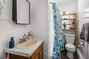 208 Suffolk Ave, Pawtucket, RI 02861 - Photo 27