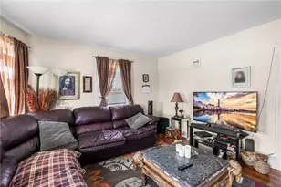 208 Suffolk Ave, Pawtucket, RI 02861 - Photo 19