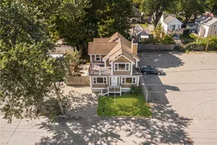 27 Seminole St, Warwick, RI 02889 - Photo 5