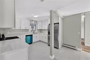 25 Zella St, Providence, RI 02908 - Photo 5