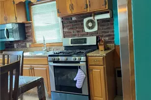 40 Standish Ave, Providence, RI 02908 - Photo 17