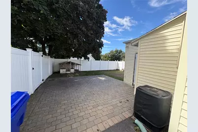 40 Standish Avenue, Providence, RI 02908 - Photo 27