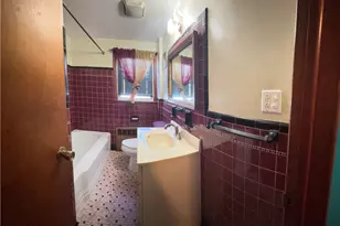 40 Standish Ave, Providence, RI 02908 - Photo 25