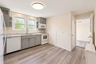 107 Fuller St, Pawtucket, RI 02861 - Photo 11
