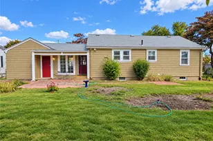 107 Fuller St, Pawtucket, RI 02861 - Photo 23