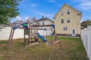 126 Coyle Ave, Pawtucket, RI 02861 - Photo 43