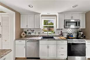 60 Parkway Dr, Warwick, RI 02886 - Photo 9