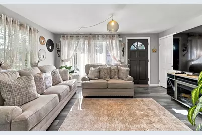 24 Vincenzo Drive, West Warwick, RI 02893 - Photo 3