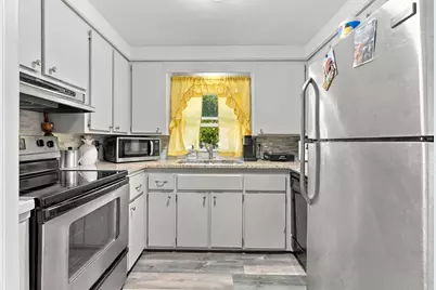 24 Vincenzo Drive, West Warwick, RI 02893 - Photo 7