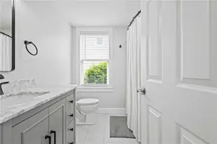 484 Thames St, Bristol, RI 02809 - Photo 9