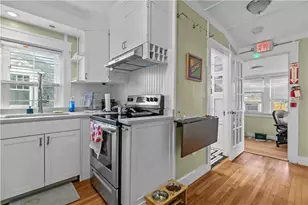 5 Elliot Pl, Newport, RI 02840 - Photo 29