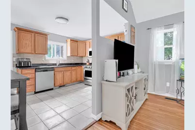 37 Oxford Avenue, Warwick, RI 02889 - Photo 7