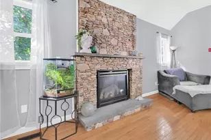 37 Oxford Ave, Warwick, RI 02889 - Photo 11