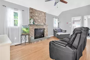 37 Oxford Ave, Warwick, RI 02889 - Photo 9