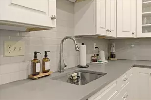 28 Kay St, Newport, RI 02840 - Photo 7