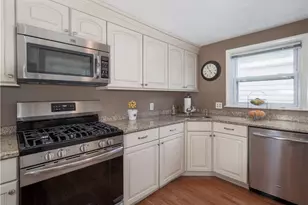 54 Grasslands Rd, East Greenwich, RI 02818 - Photo 9
