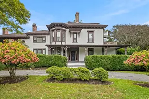 46 Chastellux Ave, Newport, RI 02840 - Photo 1