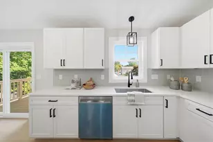 67 Kenway Ave, Warwick, RI 02889 - Photo 7