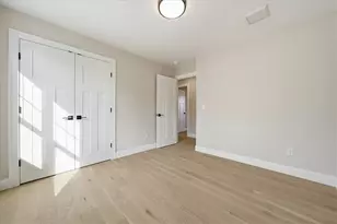 67 Kenway Ave, Warwick, RI 02889 - Photo 23