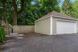 25 Sessions St, Providence, RI 02906 - Photo 21
