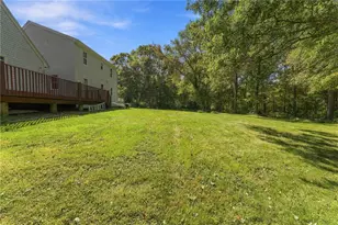 10 Erin Dr, South Kingstown, RI 02879 - Photo 9