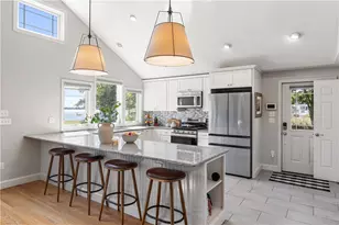 35 Sylvia Dr, Warwick, RI 02886 - Photo 11