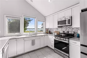 35 Sylvia Dr, Warwick, RI 02886 - Photo 13