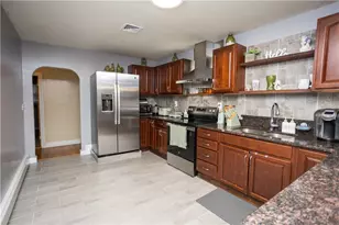 359 Carter Ave, Pawtucket, RI 02861 - Photo 5