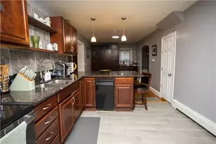 359 Carter Ave, Pawtucket, RI 02861 - Photo 7