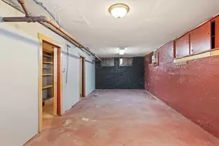 246 Lenox Ave, Providence, RI 02907 - Photo 43