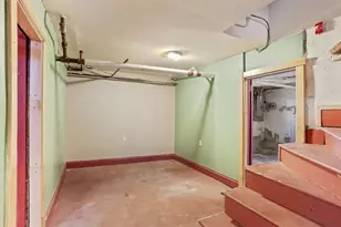 246 Lenox Ave, Providence, RI 02907 - Photo 41