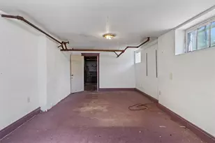 246 Lenox Ave, Providence, RI 02907 - Photo 47