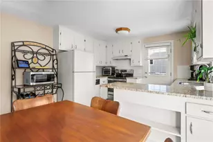 114 Redwood Rd, Portsmouth, RI 02871 - Photo 7