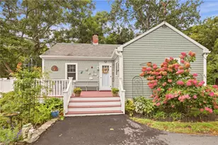 65 Green End Ave, Middletown, RI 02842 - Photo 1