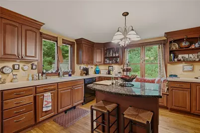 65 Green End Avenue, Middletown, RI 02842 - Photo 11