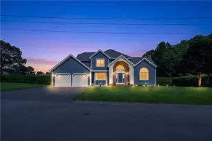 8 Lake View Ct, Johnston, RI 02919 - Photo 1