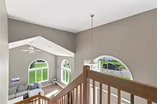 8 Lake View Ct, Johnston, RI 02919 - Photo 7