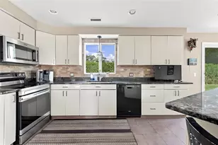 8 Lake View Ct, Johnston, RI 02919 - Photo 11