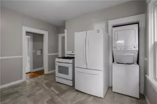 207 Oakland Ave, Providence, RI 02908 - Photo 7