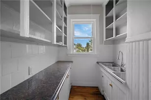207 Oakland Ave, Providence, RI 02908 - Photo 13