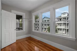 207 Oakland Ave, Providence, RI 02908 - Photo 31